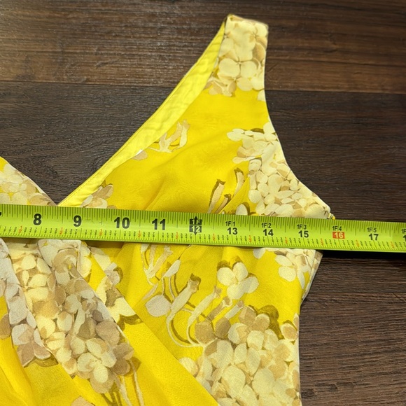 Trina Turk floral lined Dress in a beautiful yellow/ Tan printed fabric. - Picture 9 of 10